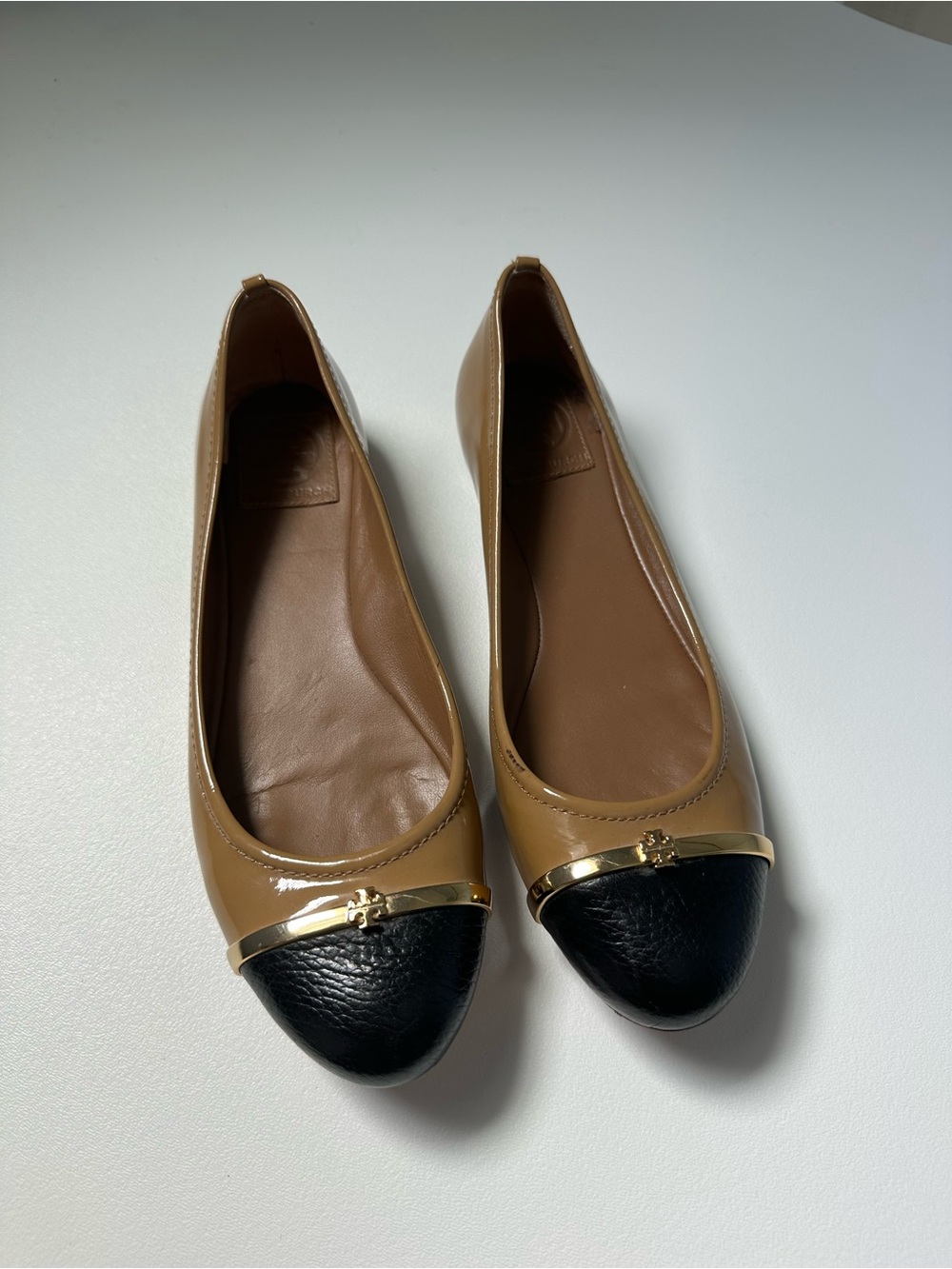 Tory Burch Two-Tone Tan and Black Leather Ballet Flats with Gold Accent - Picture 2 of 10